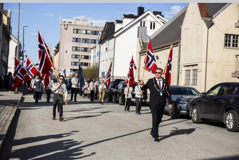 Koselig Leilighet I Narvik Sentrum 5 Soveplasser Gratis Parkering Og Gratis Internett Buitenkant foto