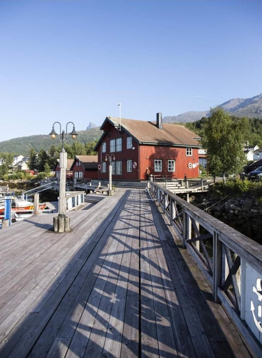 Koselig Leilighet I Narvik Sentrum 5 Soveplasser Gratis Parkering Og Gratis Internett Buitenkant foto