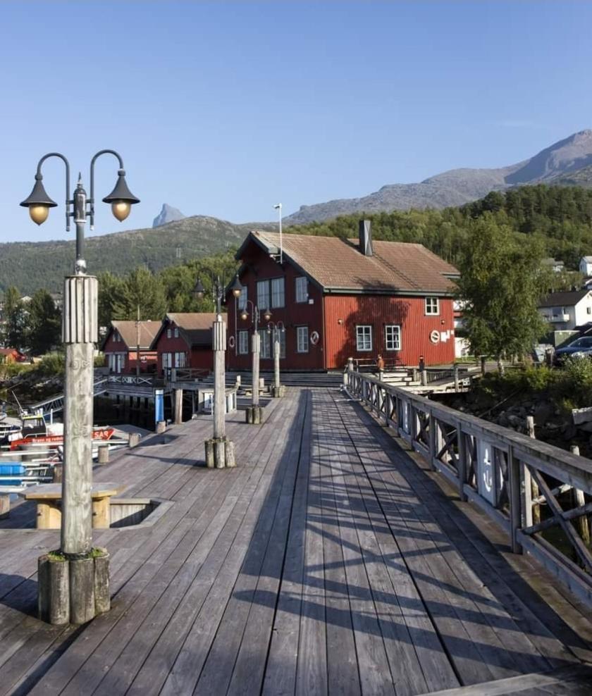 Koselig Leilighet I Narvik Sentrum 5 Soveplasser Gratis Parkering Og Gratis Internett Buitenkant foto