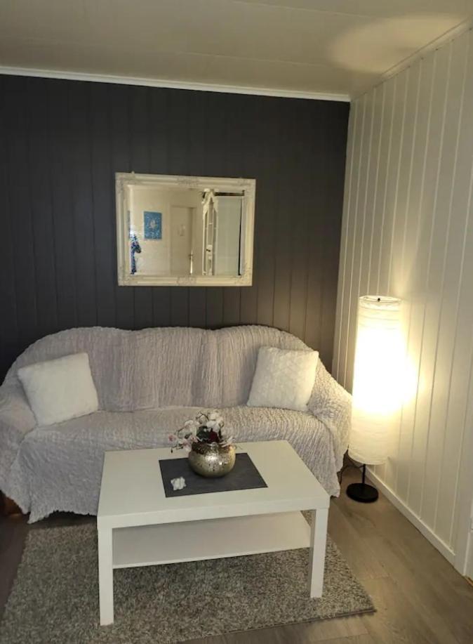Koselig Leilighet I Narvik Sentrum 5 Soveplasser Gratis Parkering Og Gratis Internett Buitenkant foto